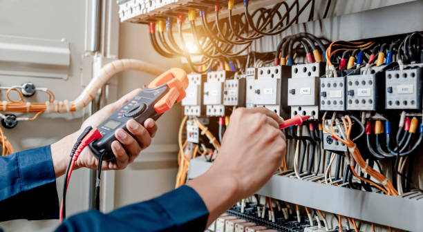 Best Affordable Emergency Electrician  in Bondurant, IA